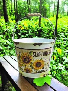 Cream Distressed Sunflower Bucket Sm 