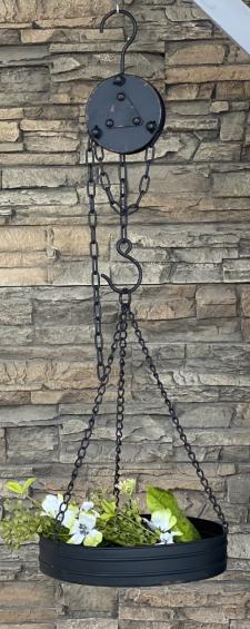 Black Distressed Ribbed Tray Hanger With Pulley
