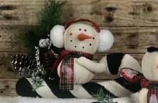 Earmuff Snowman on Candycane 