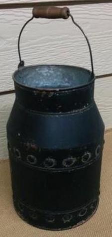 Black Metal Can with Handle 
