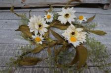 Vintage White Wildflower Candle Ring 