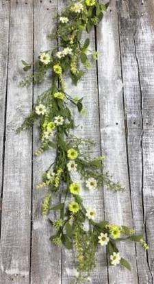 White/Green Daisy Garland 